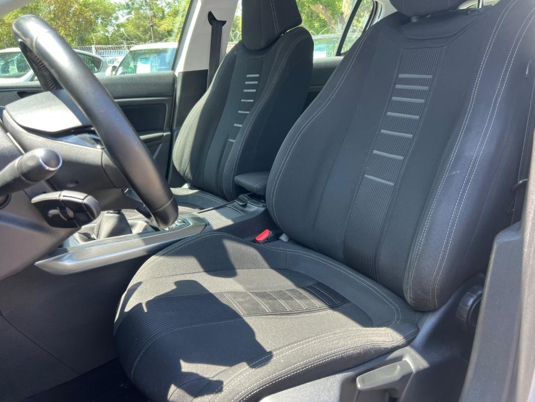 Peugeot 308 - Photo 8