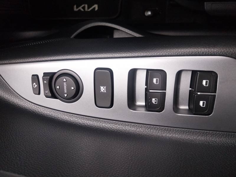 Kia Stonic - Photo 25