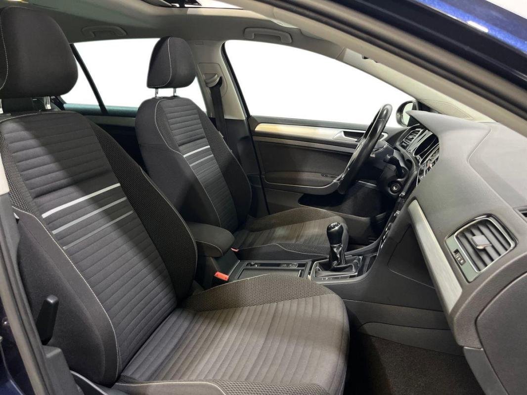 Volkswagen Golf - Photo 13