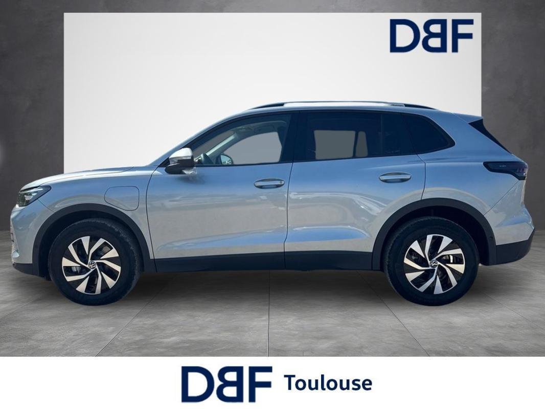 Volkswagen Tiguan - Photo 2