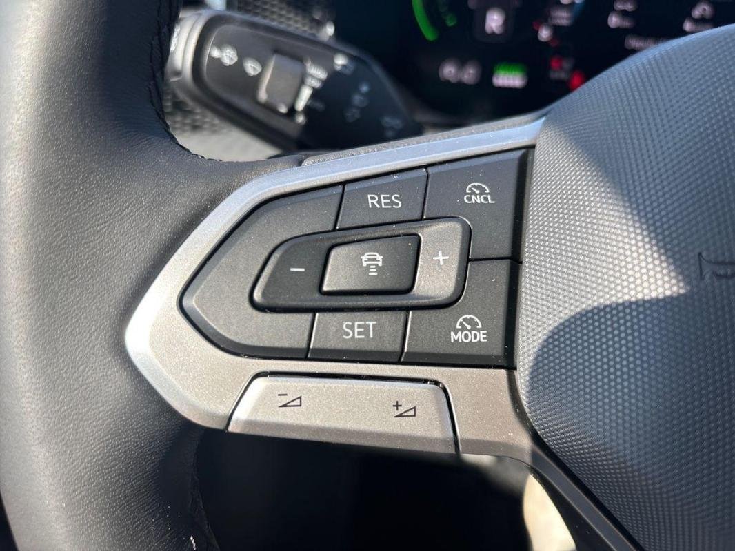 Volkswagen Tiguan - Photo 21