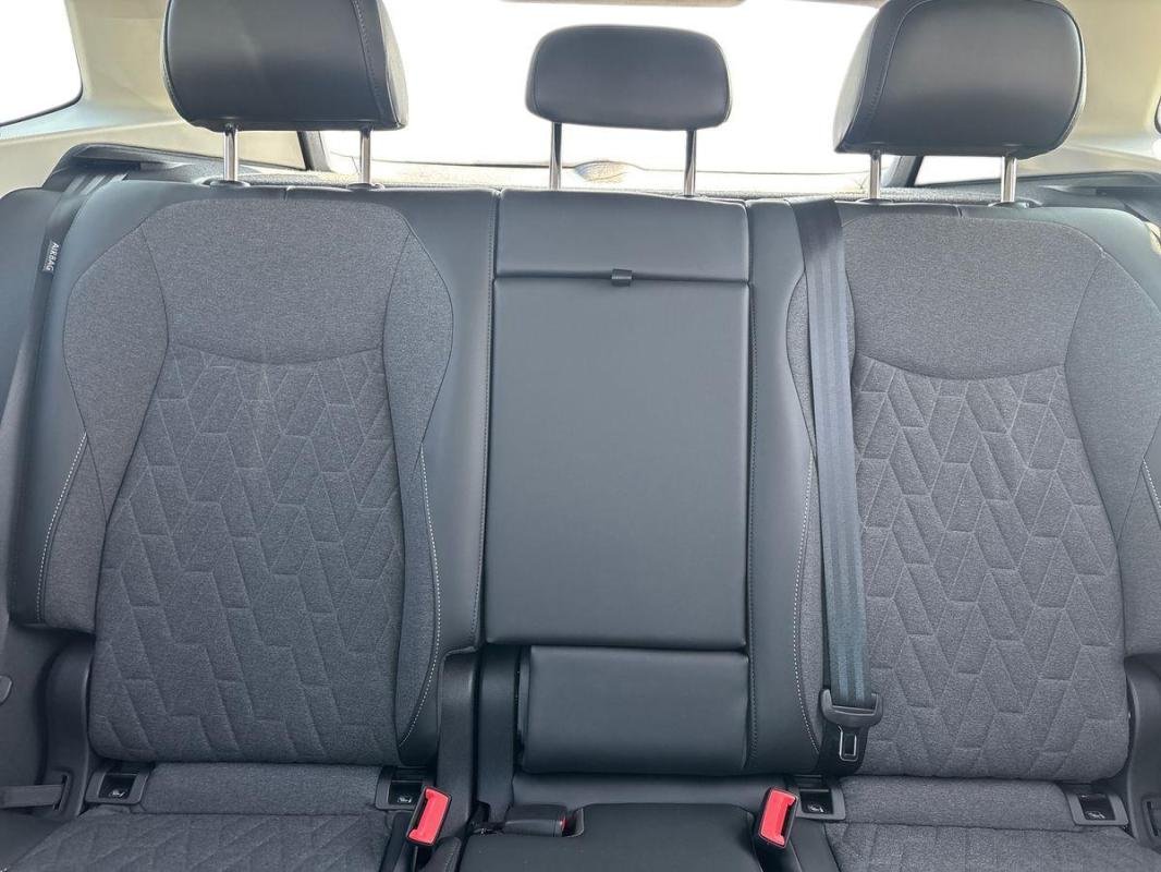 Volkswagen Tiguan - Photo 22