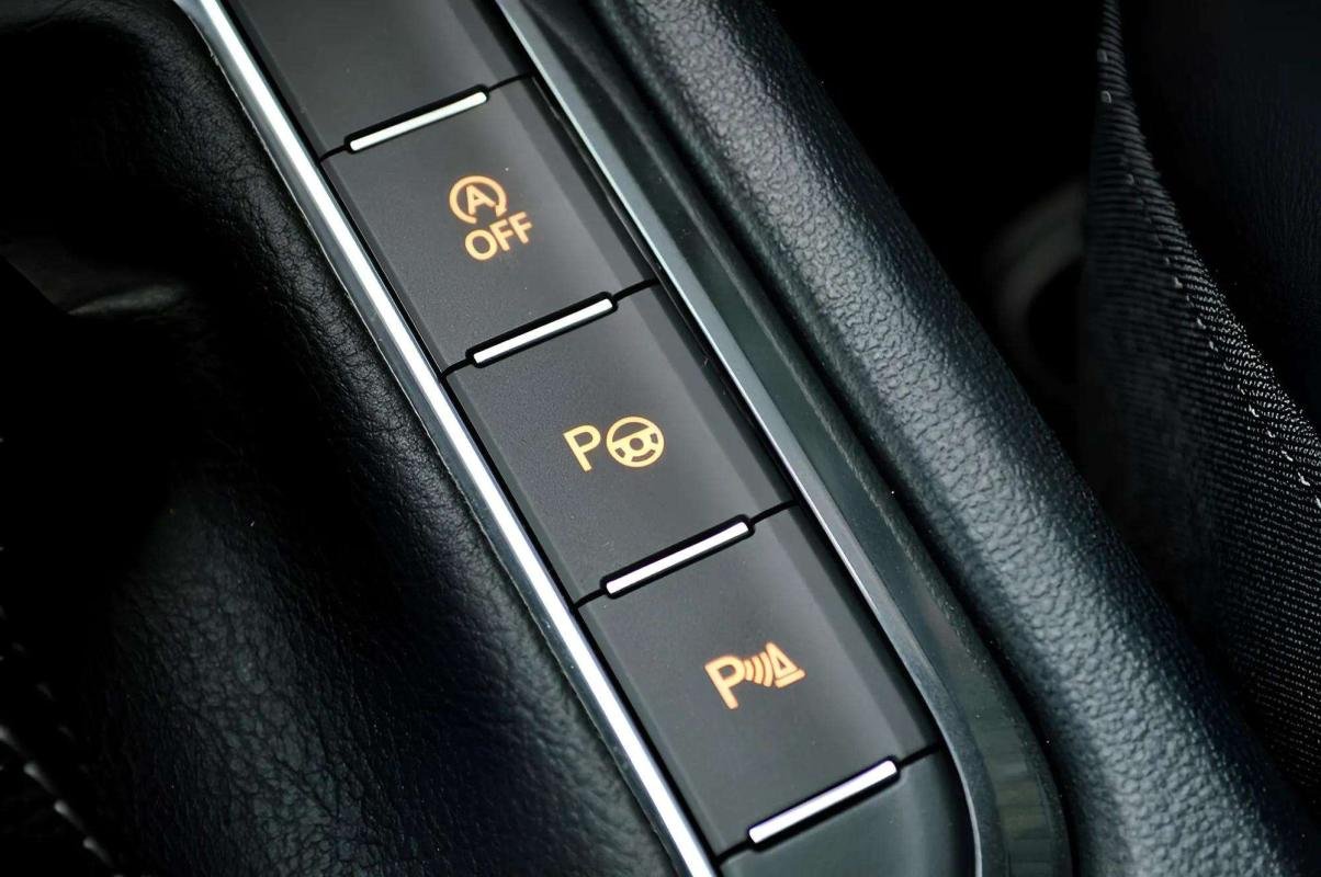 Volkswagen Tiguan - Photo 11