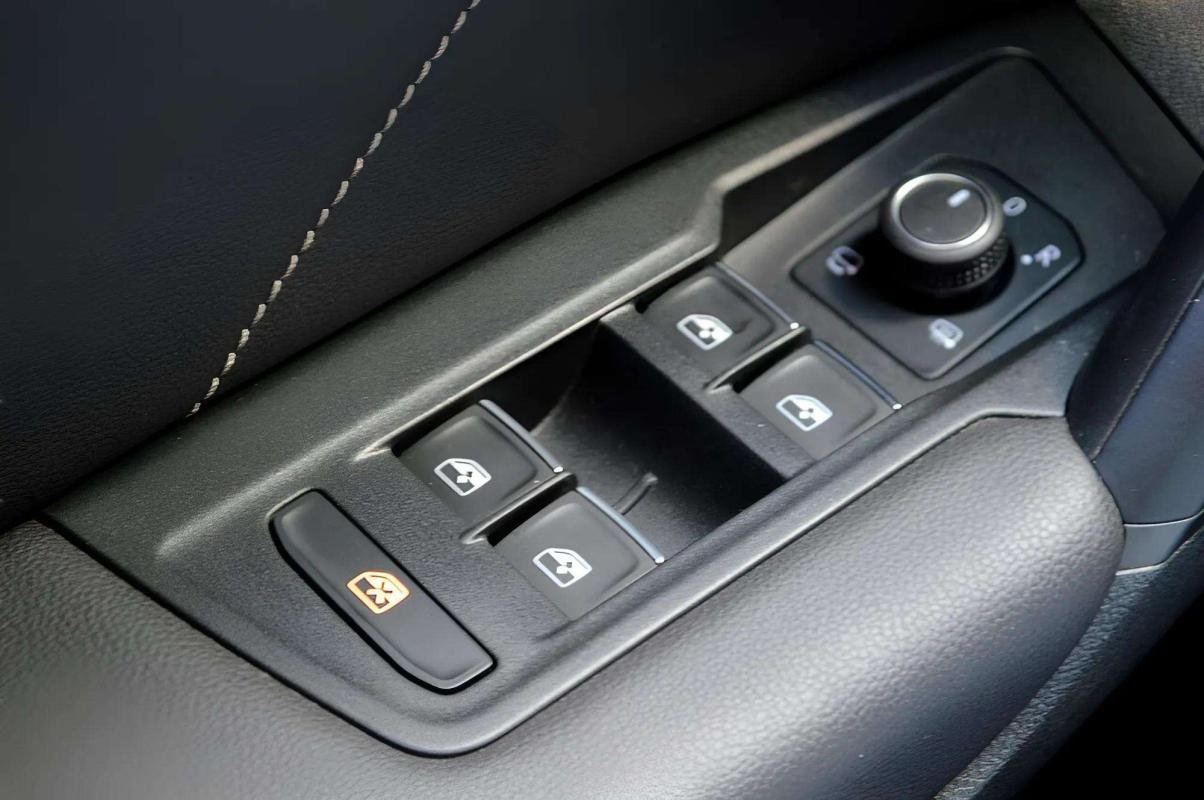 Volkswagen Tiguan - Photo 16