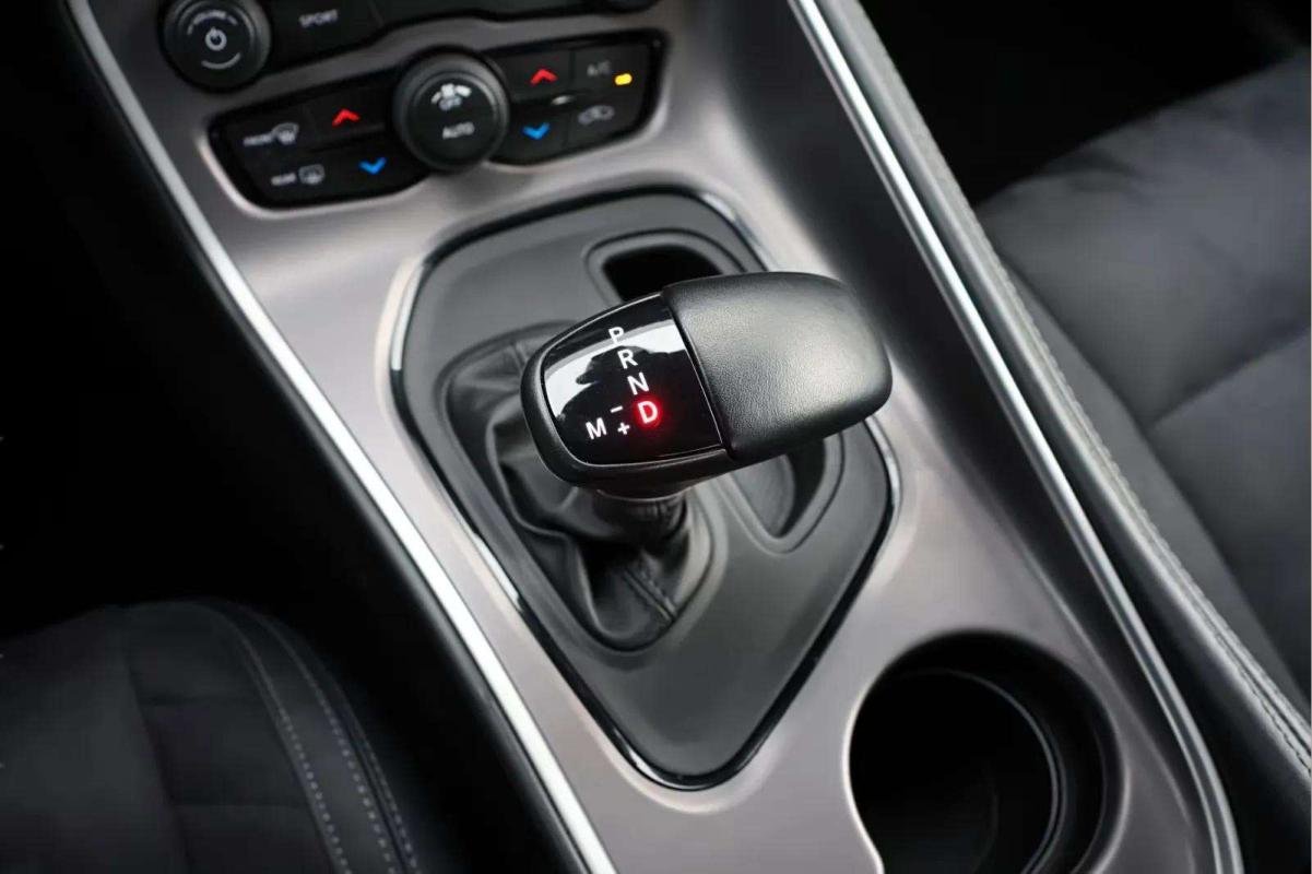 Dodge Challenger - Photo 11