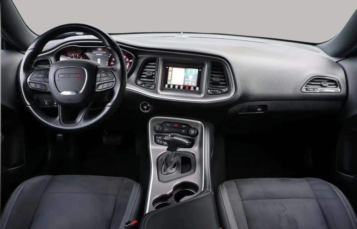Dodge Challenger - Photo 12