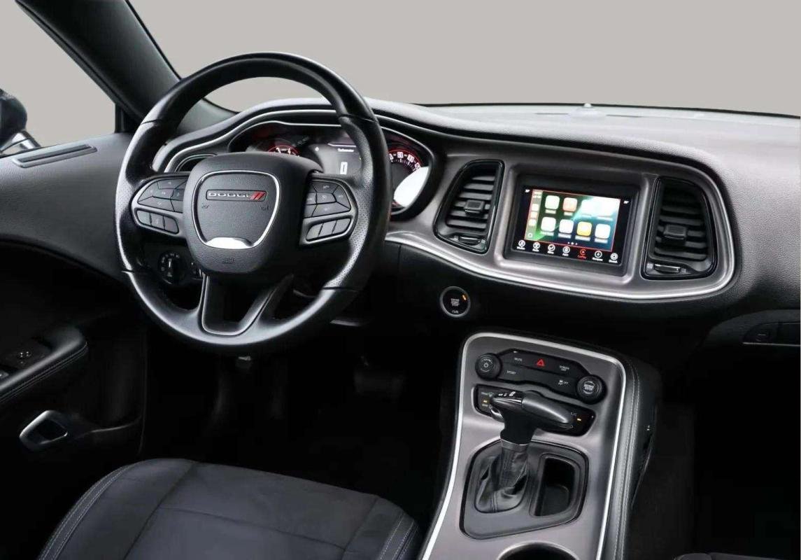 Dodge Challenger - Photo 14