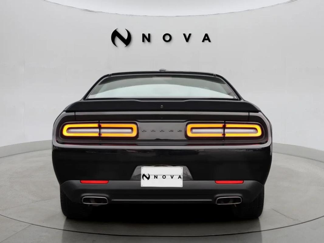 Dodge Challenger - Photo 4