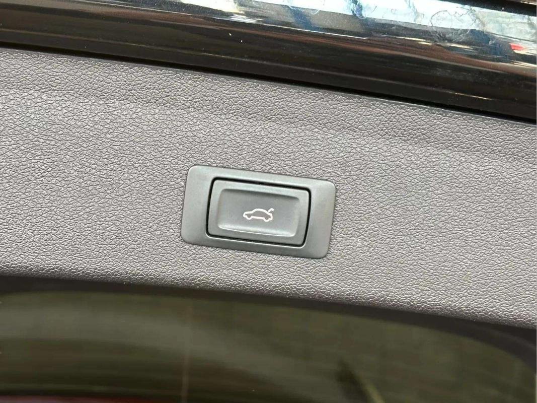 Audi SQ5 - Photo 12