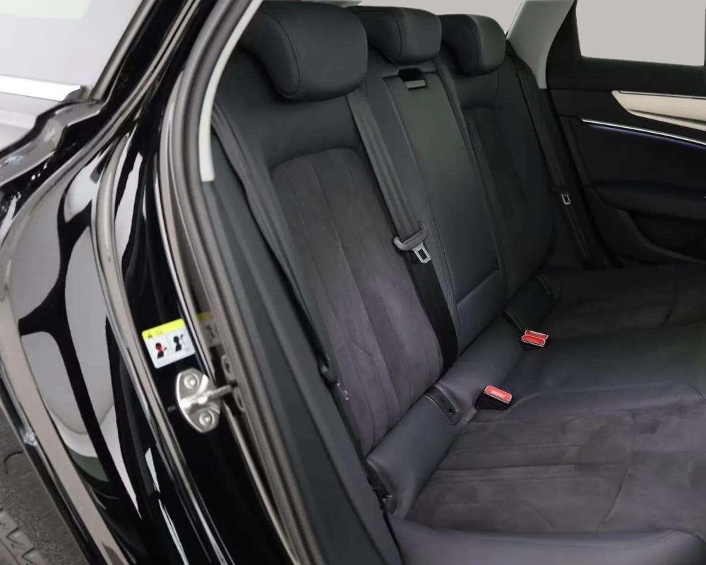 Audi A6 - Photo 8