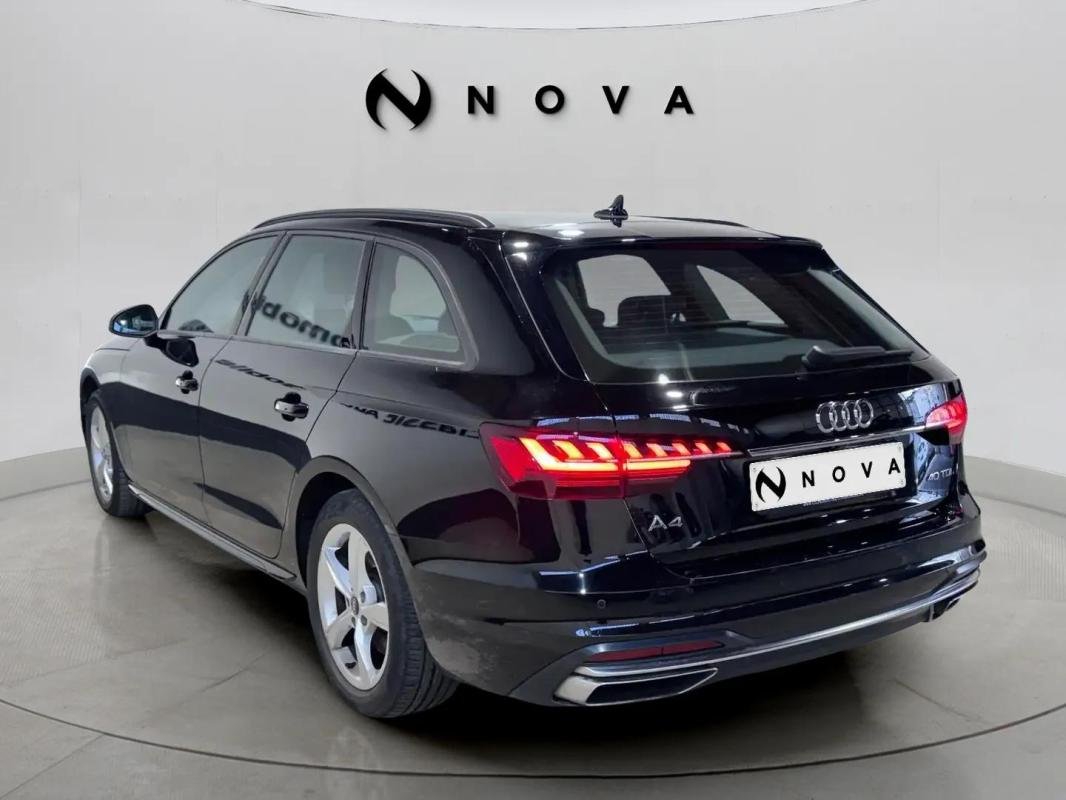 Audi A4 - Photo 2