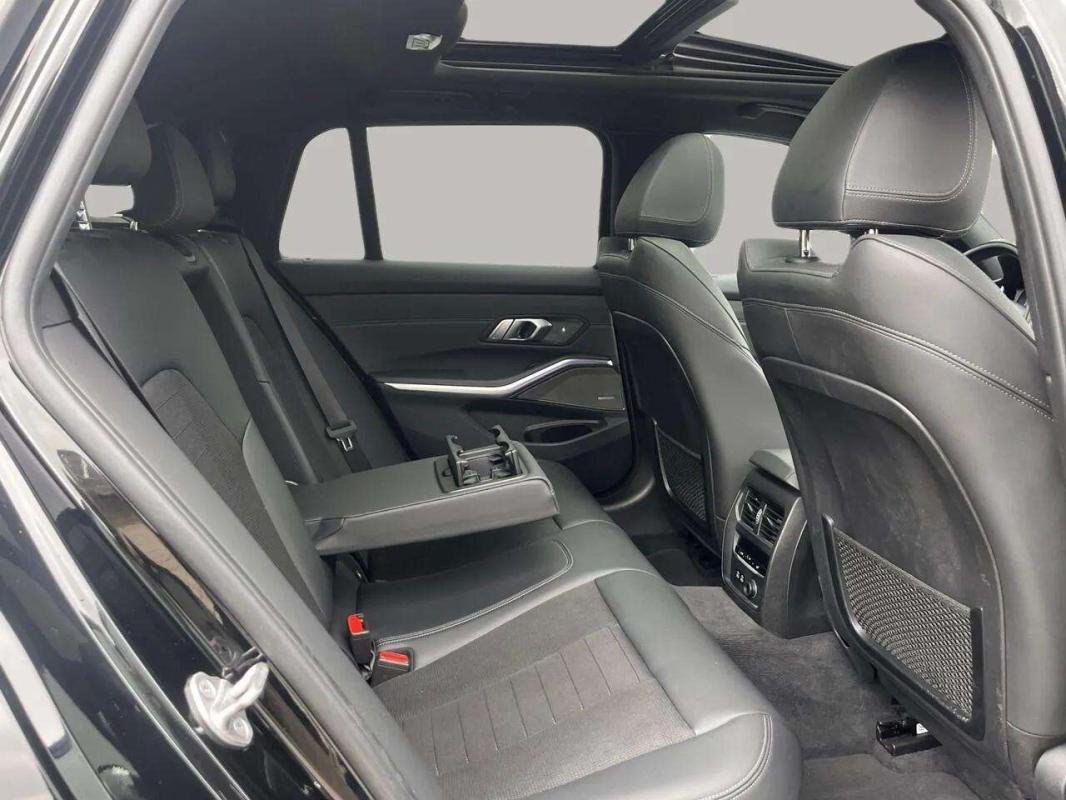 BMW 320d Touring - Photo 10