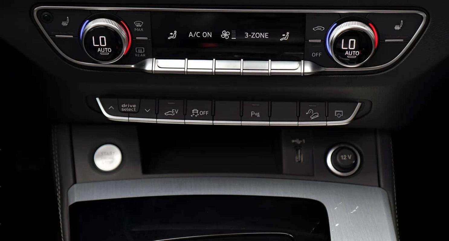 Audi Q5 - Photo 12