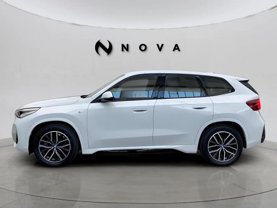BMW iX1 - Photo 2