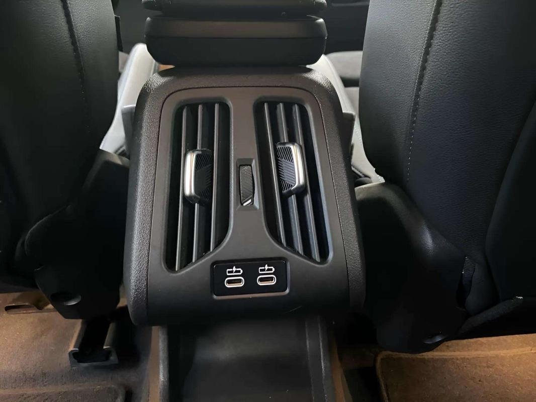 BMW iX1 - Photo 10