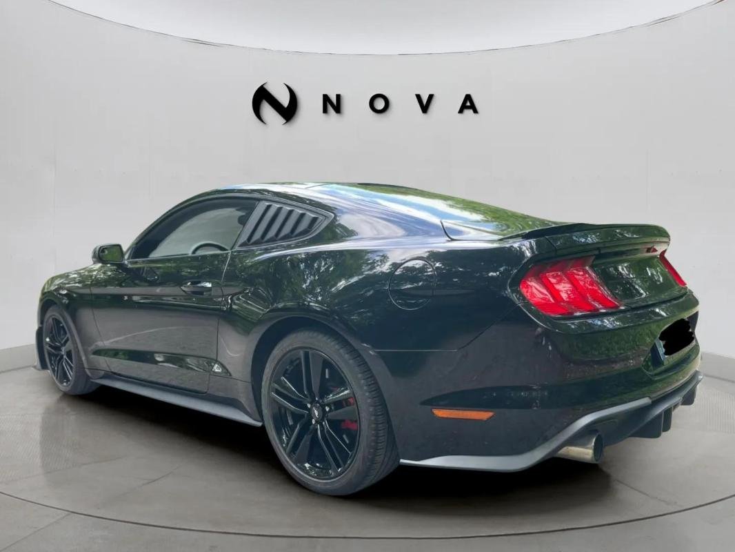 Ford Mustang - Photo 2