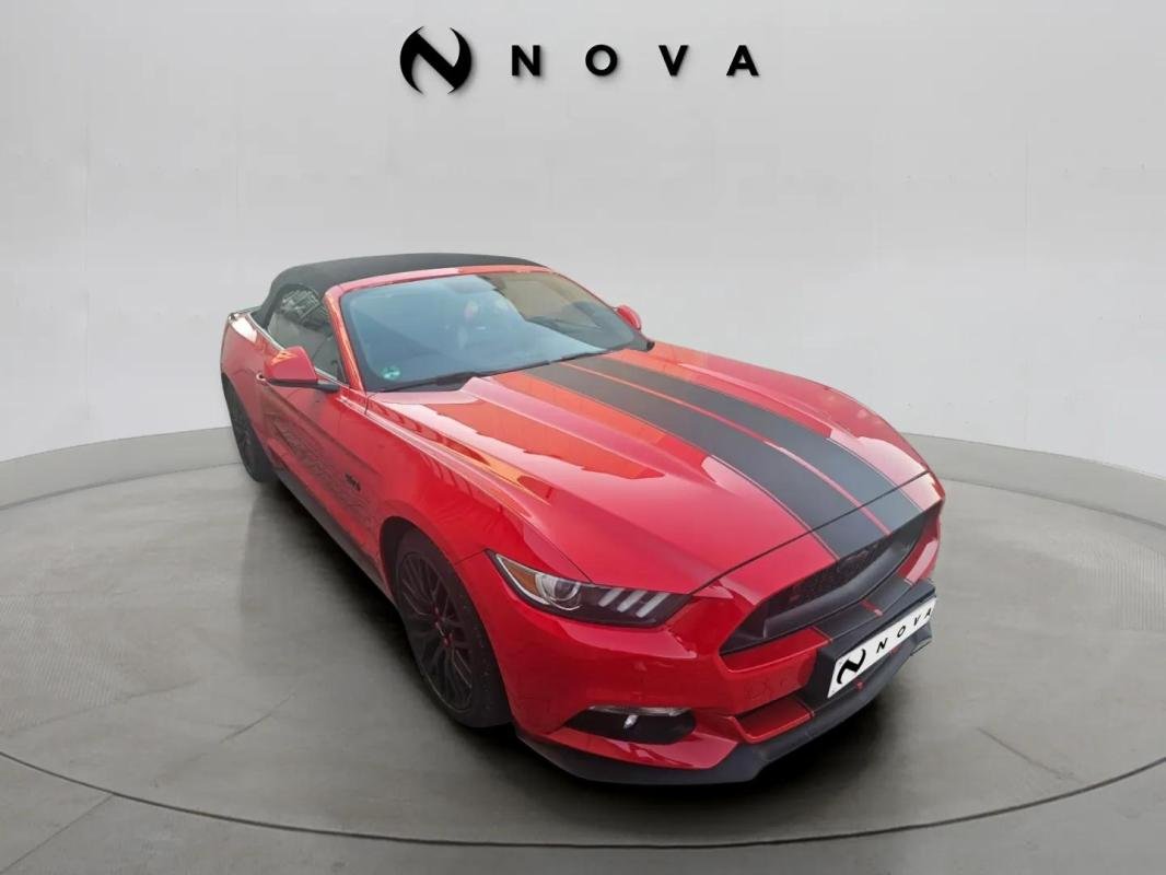 Ford Mustang - Photo 1