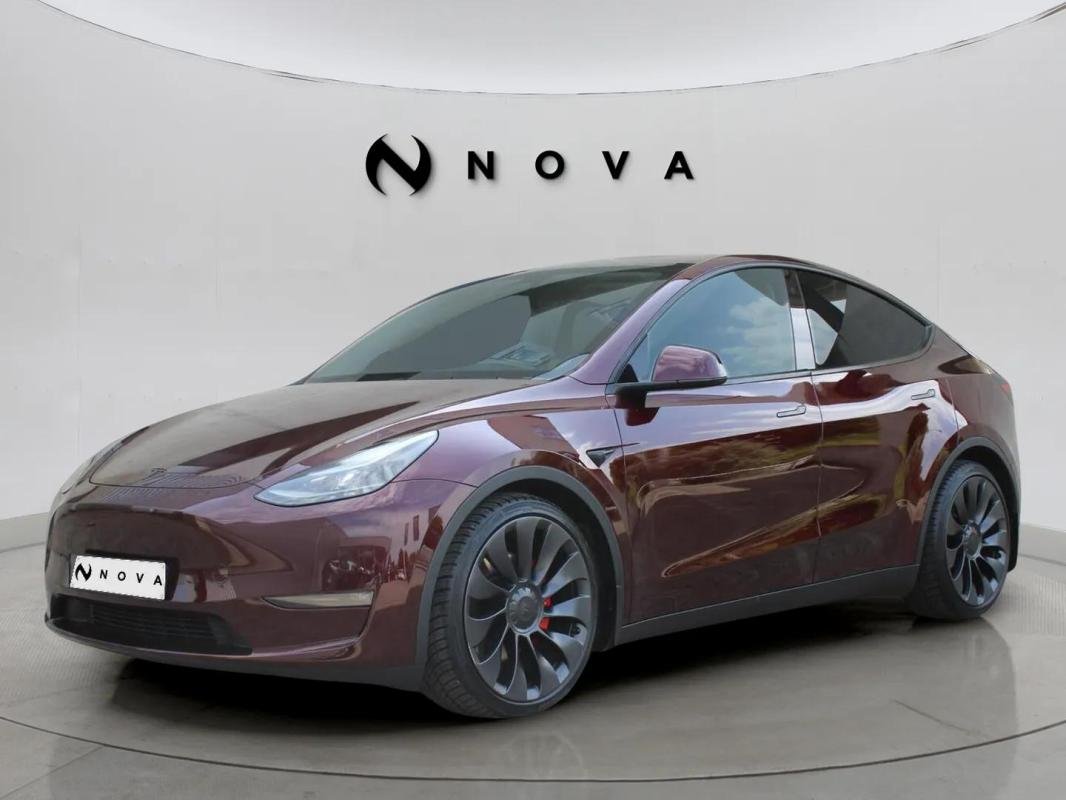 Tesla Model Y - Photo 1