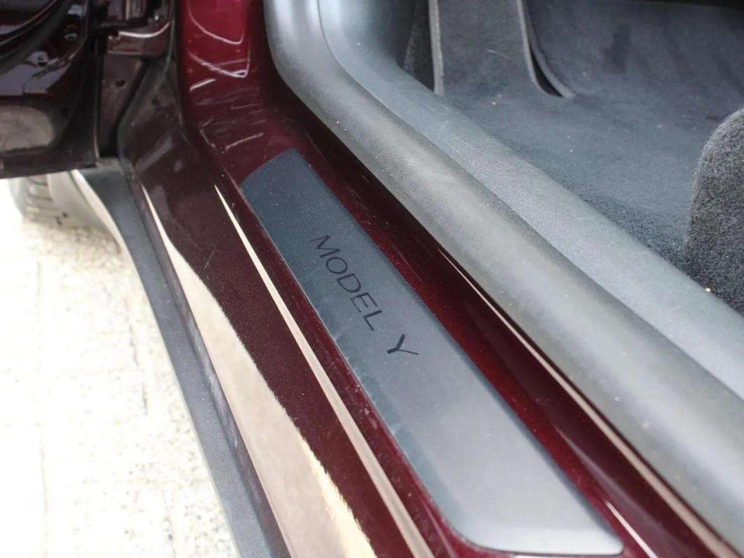 Tesla Model Y - Photo 15