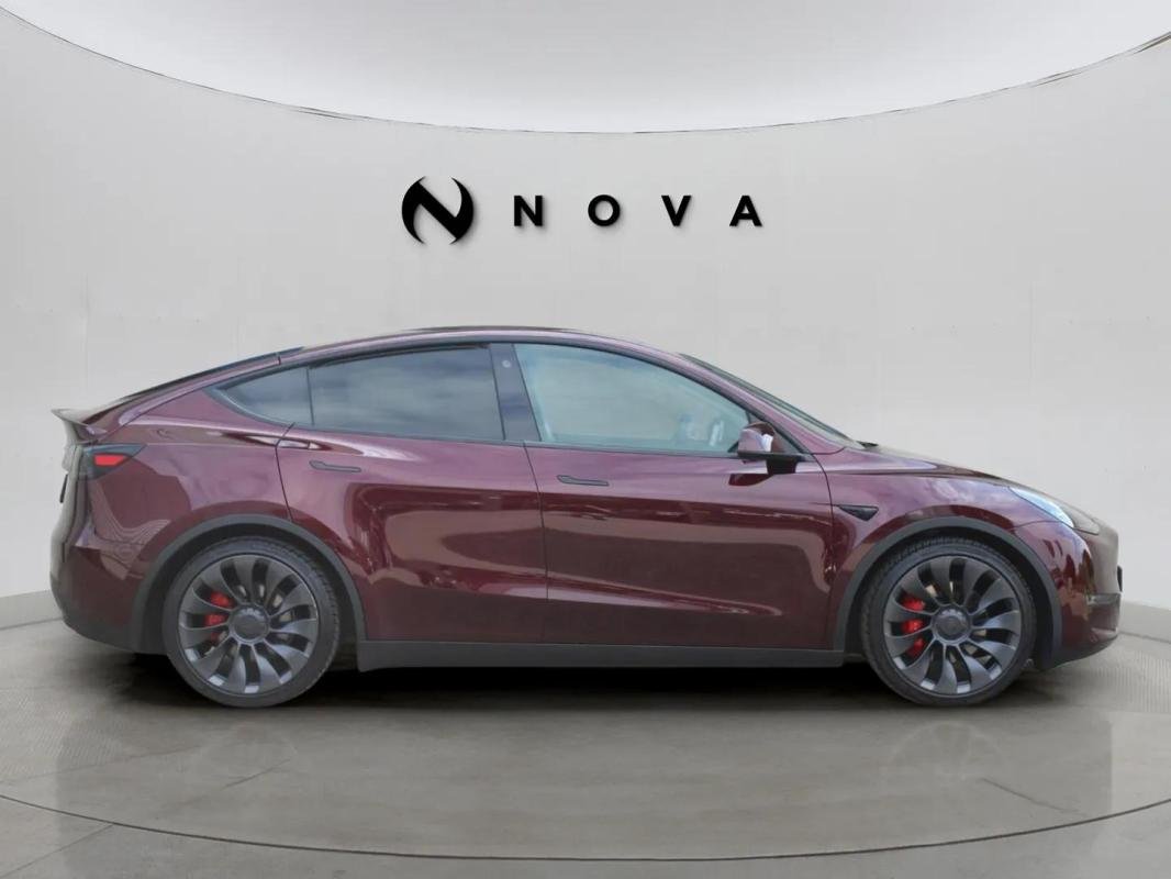 Tesla Model Y - Photo 4