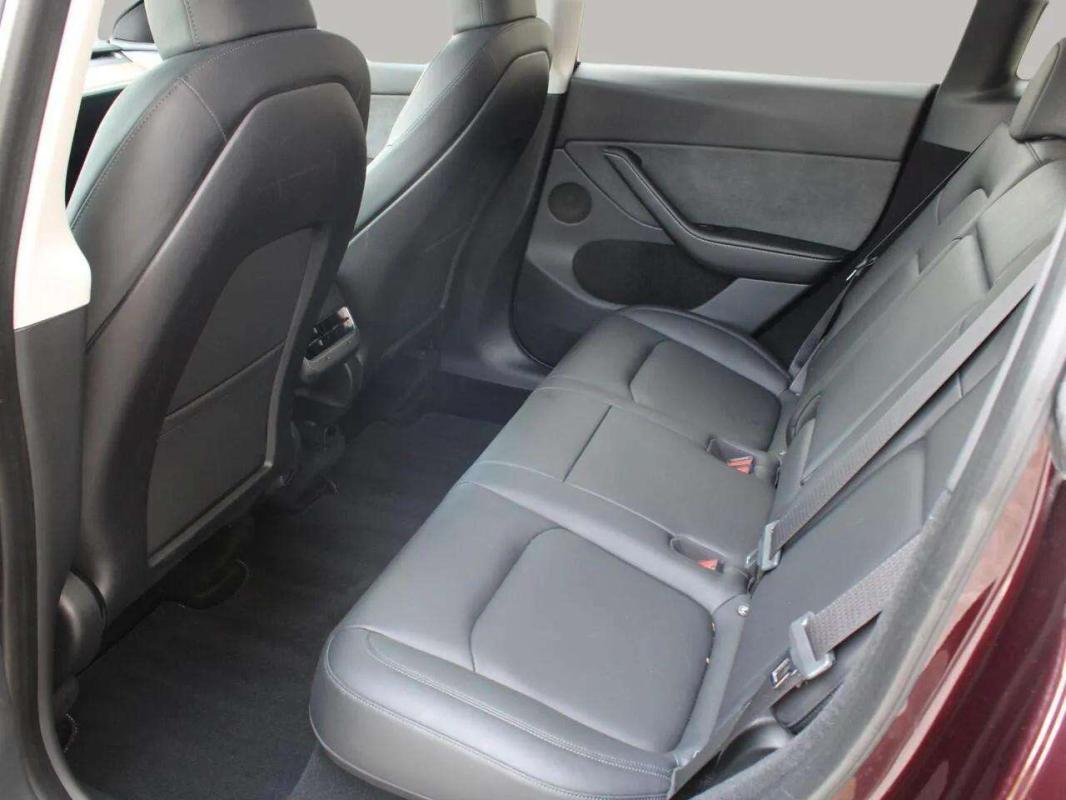 Tesla Model Y - Photo 7