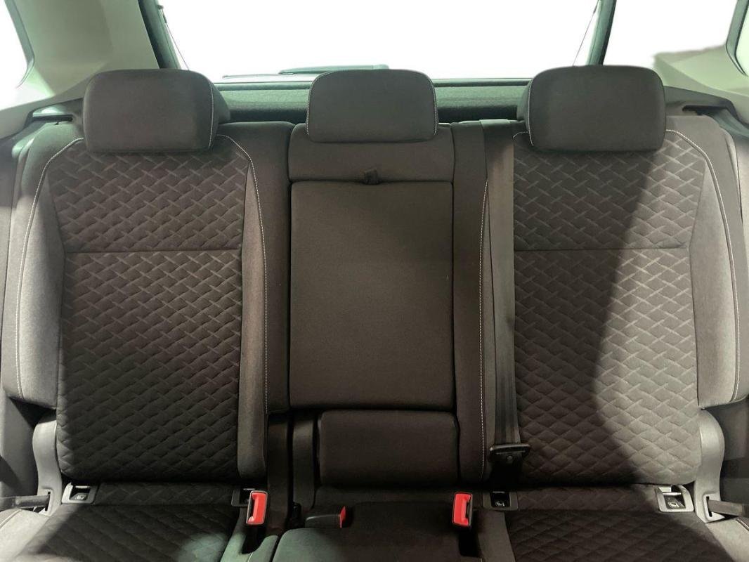 Volkswagen Tiguan - Photo 22
