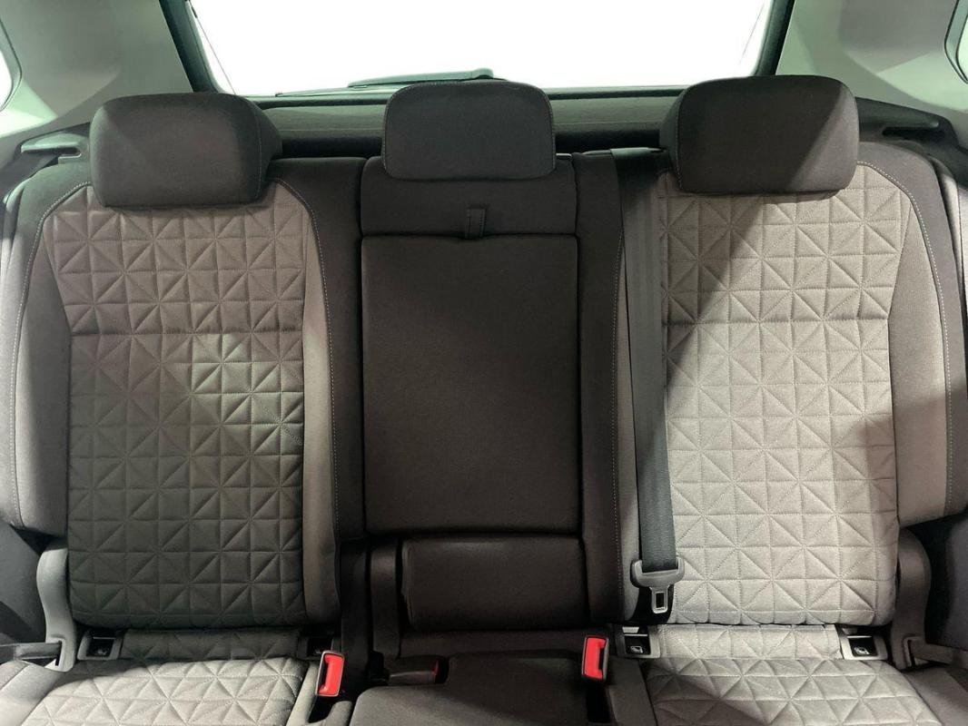 Volkswagen Tiguan - Photo 22