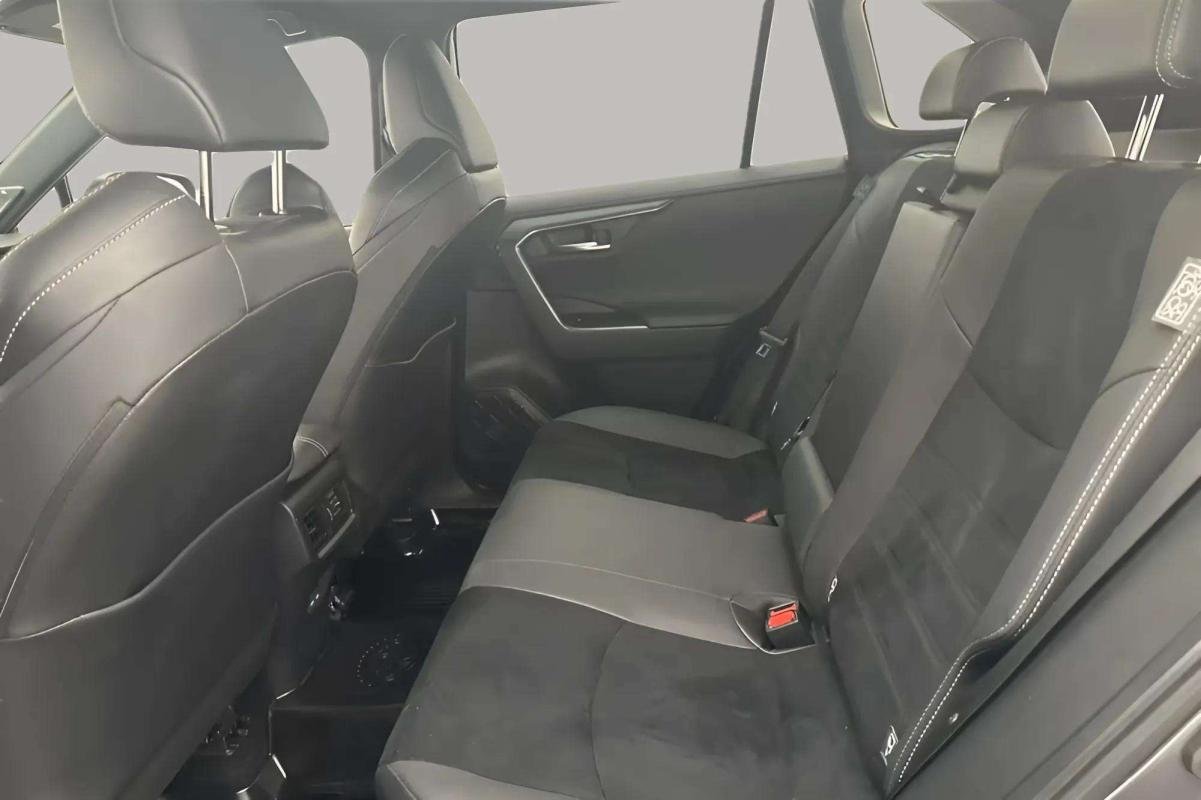 Toyota RAV4 - Photo 12