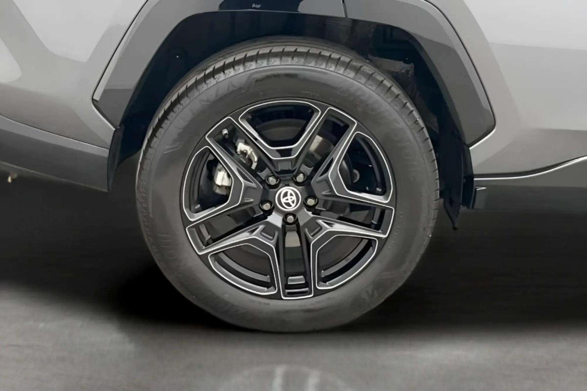 Toyota RAV4 - Photo 15