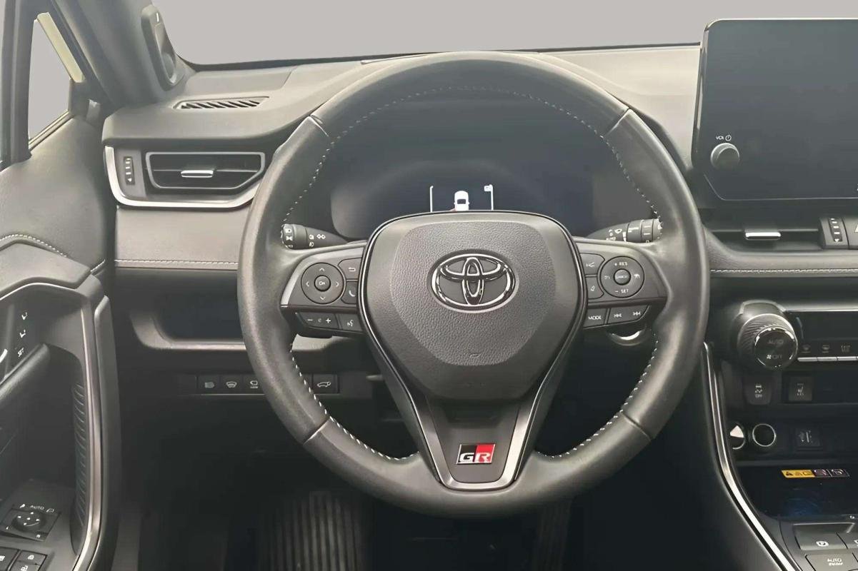 Toyota RAV4 - Photo 6