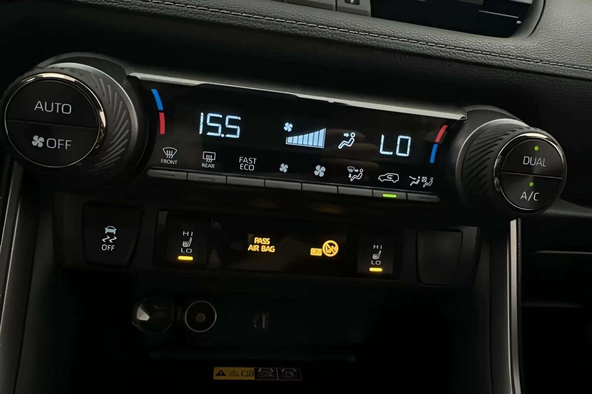 Toyota RAV4 - Photo 10