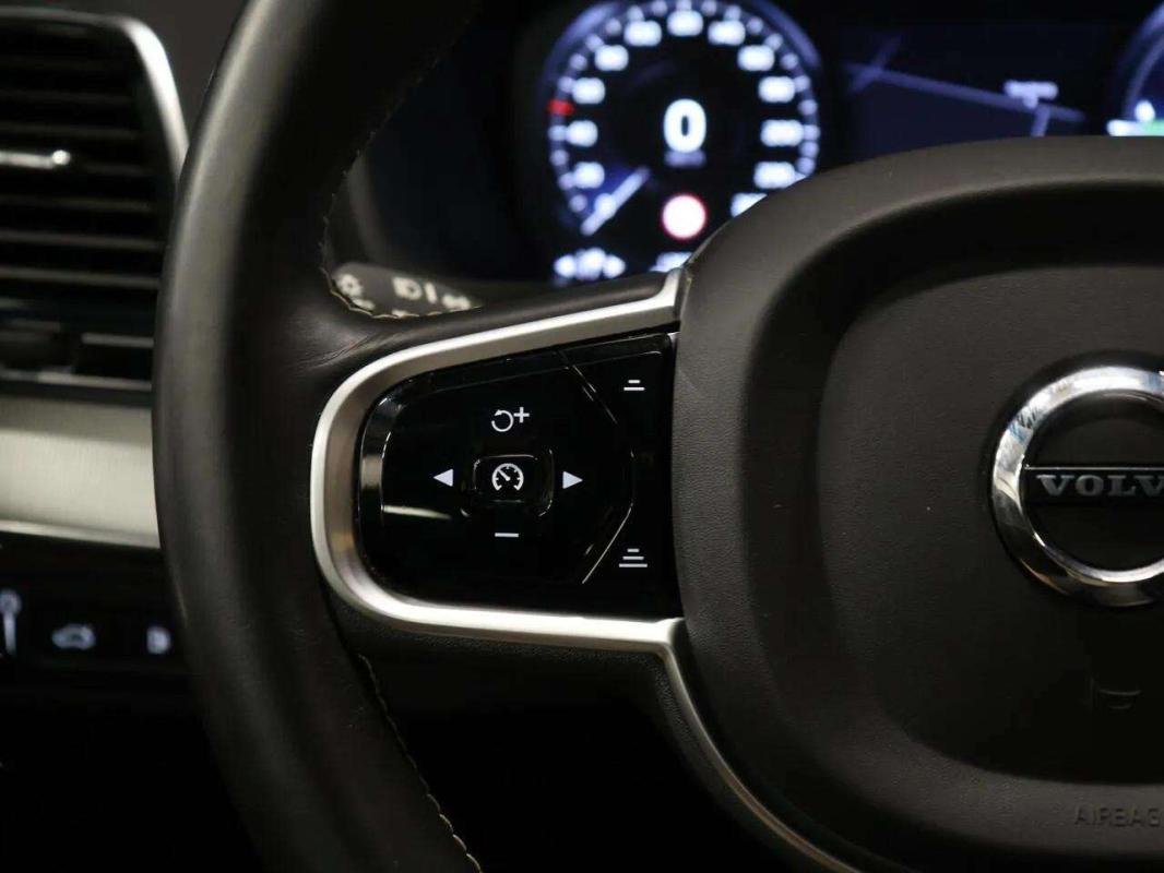 Volvo XC90 - Photo 11