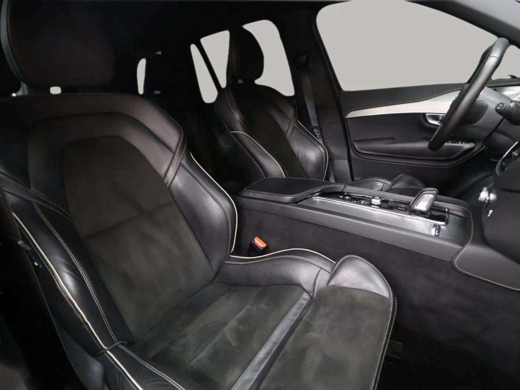Volvo XC90 - Photo 16