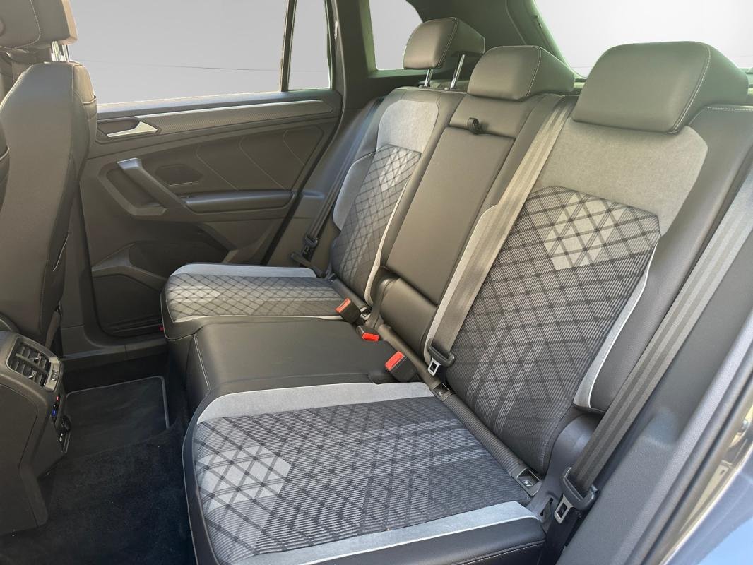 Volkswagen Tiguan - Photo 21