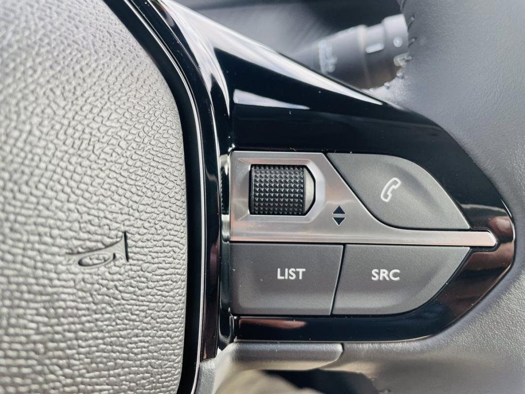 Peugeot 208 - Photo 26