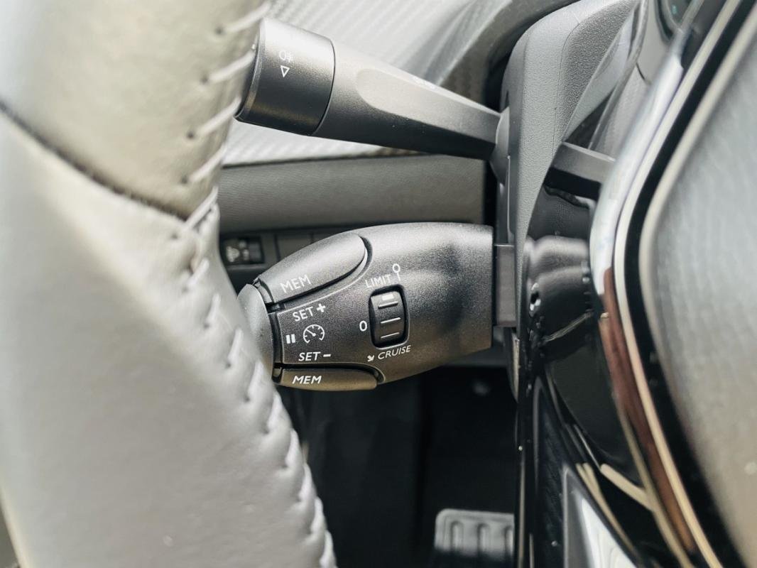Peugeot 208 - Photo 28