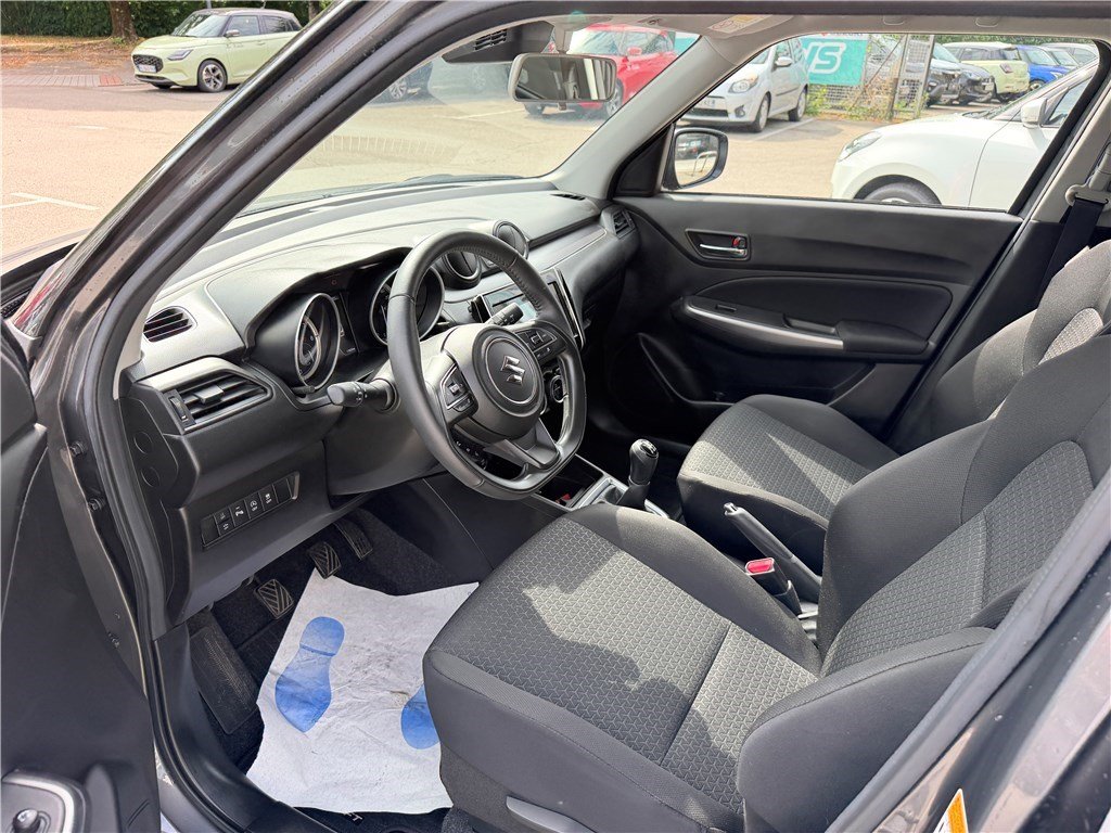 Suzuki Swift - Photo 11