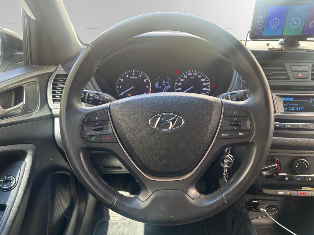 Hyundai i20 - Photo 11