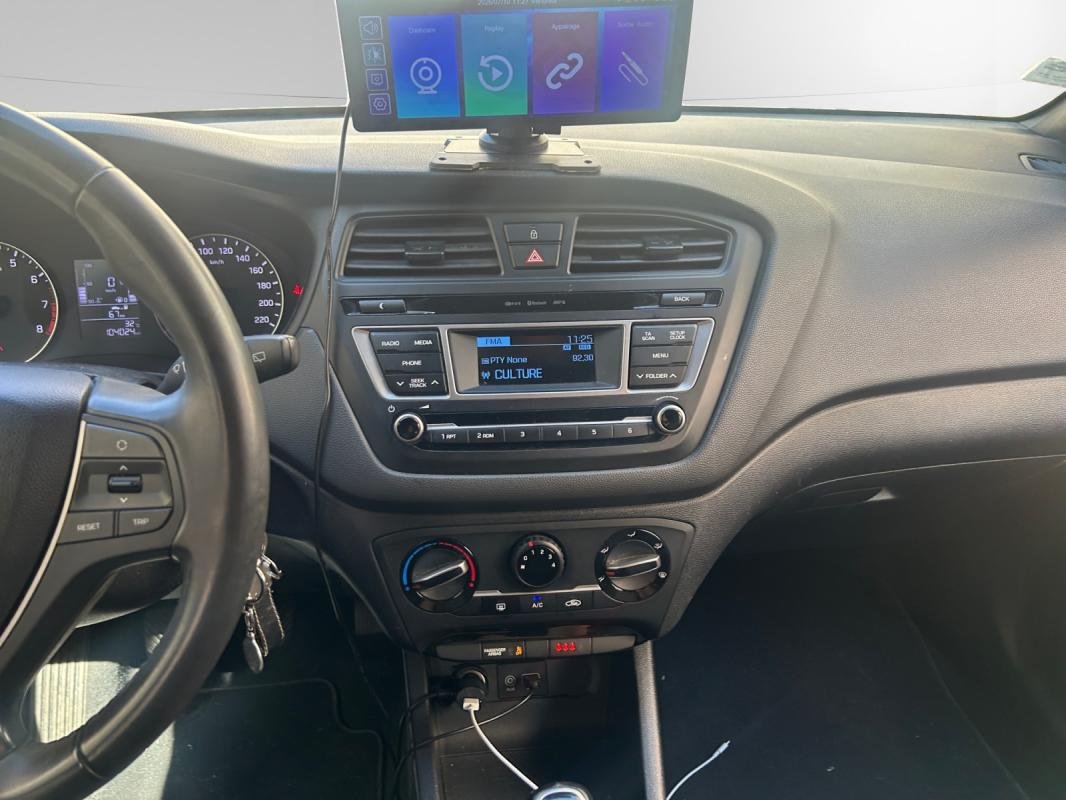Hyundai i20 - Photo 10