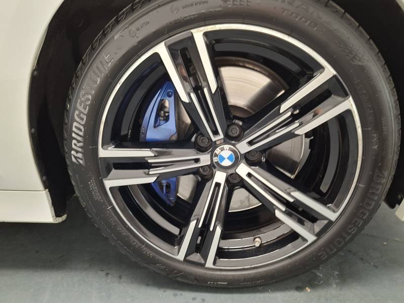 BMW Série 3 - Photo 24