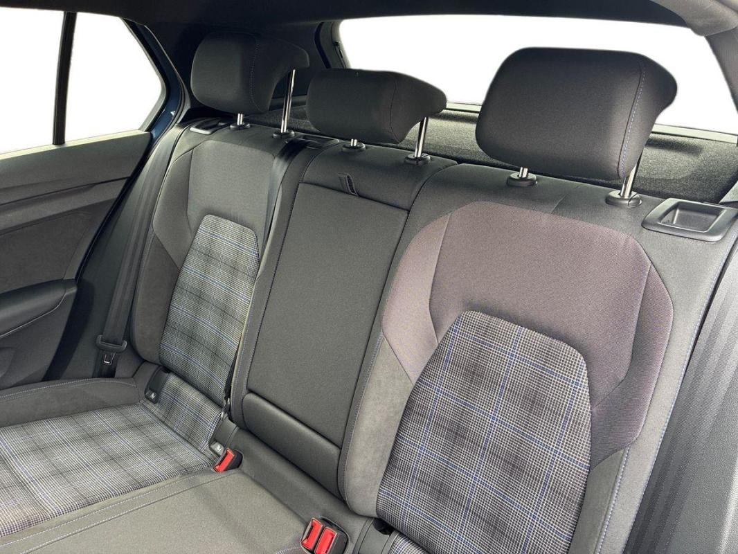 Volkswagen Golf - Photo 23