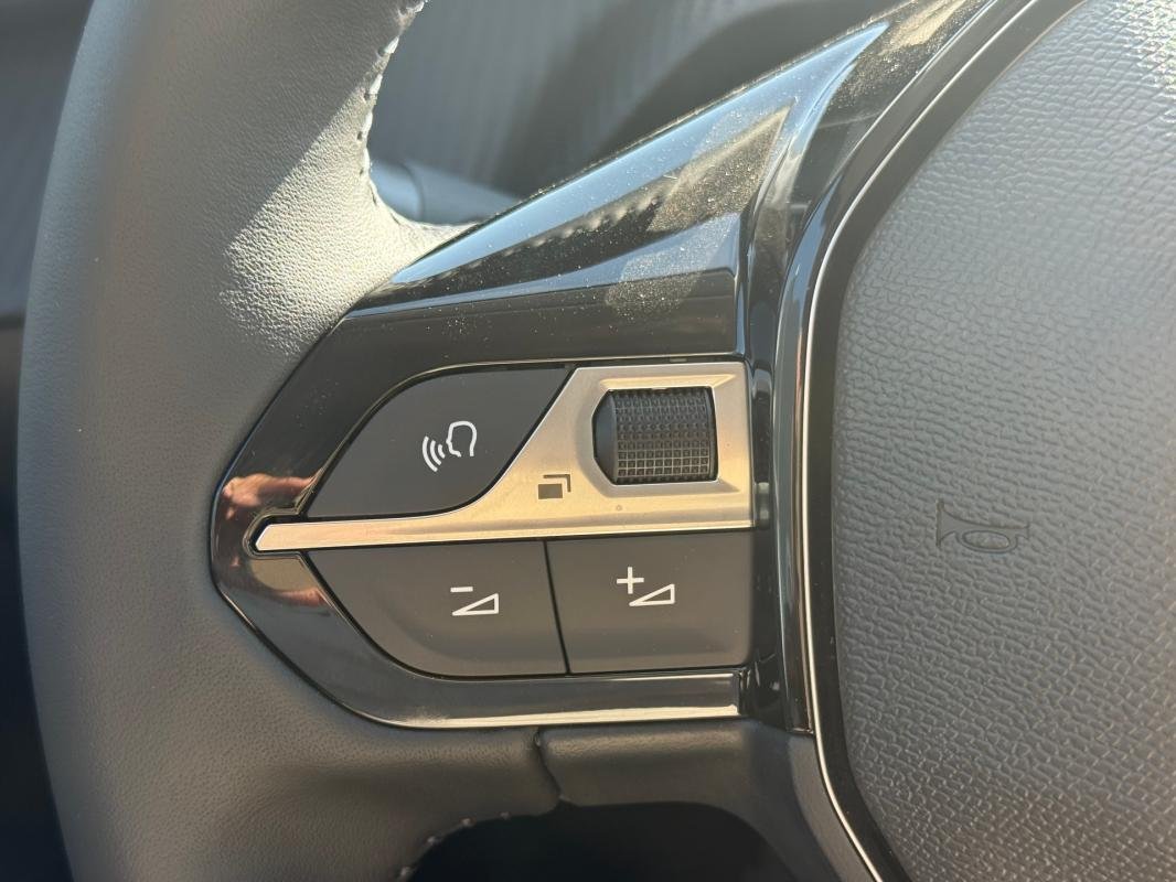Peugeot 208 - Photo 12