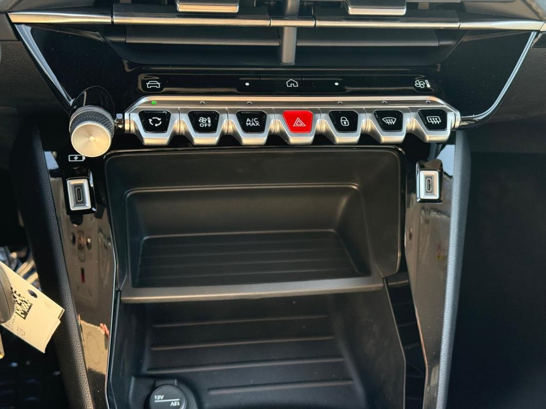 Peugeot 208 - Photo 15