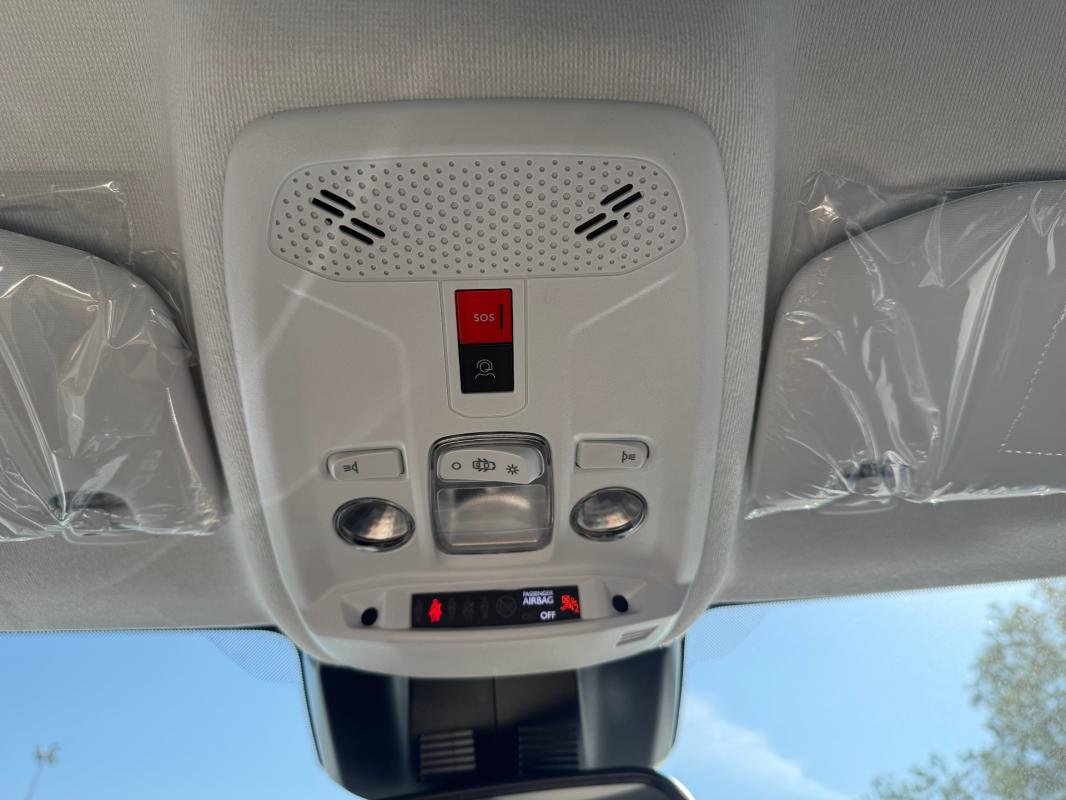 Peugeot 208 - Photo 24