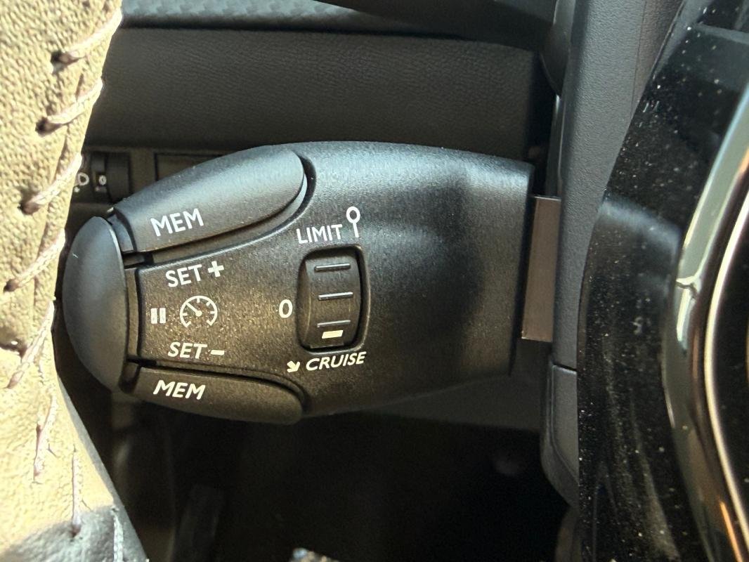 Peugeot 208 - Photo 10