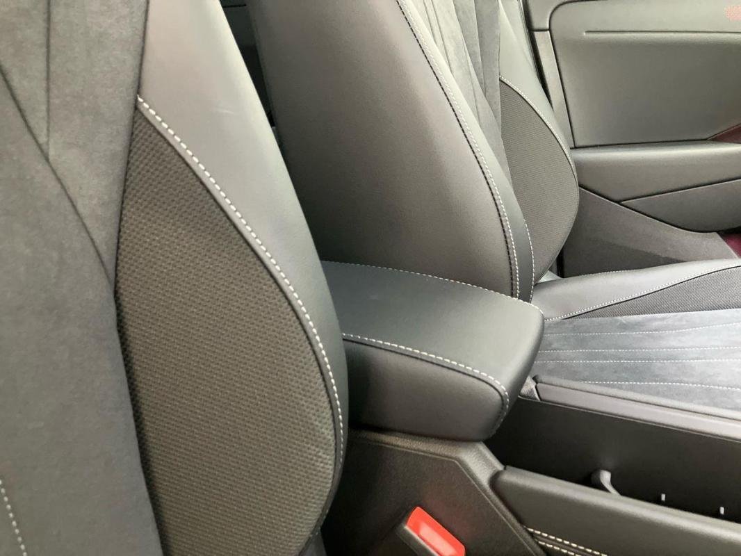 Volkswagen T-Roc - Photo 12