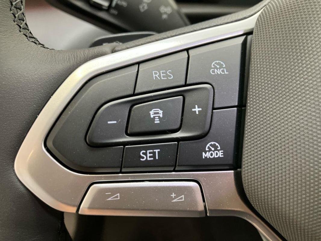 Volkswagen T-Roc - Photo 21