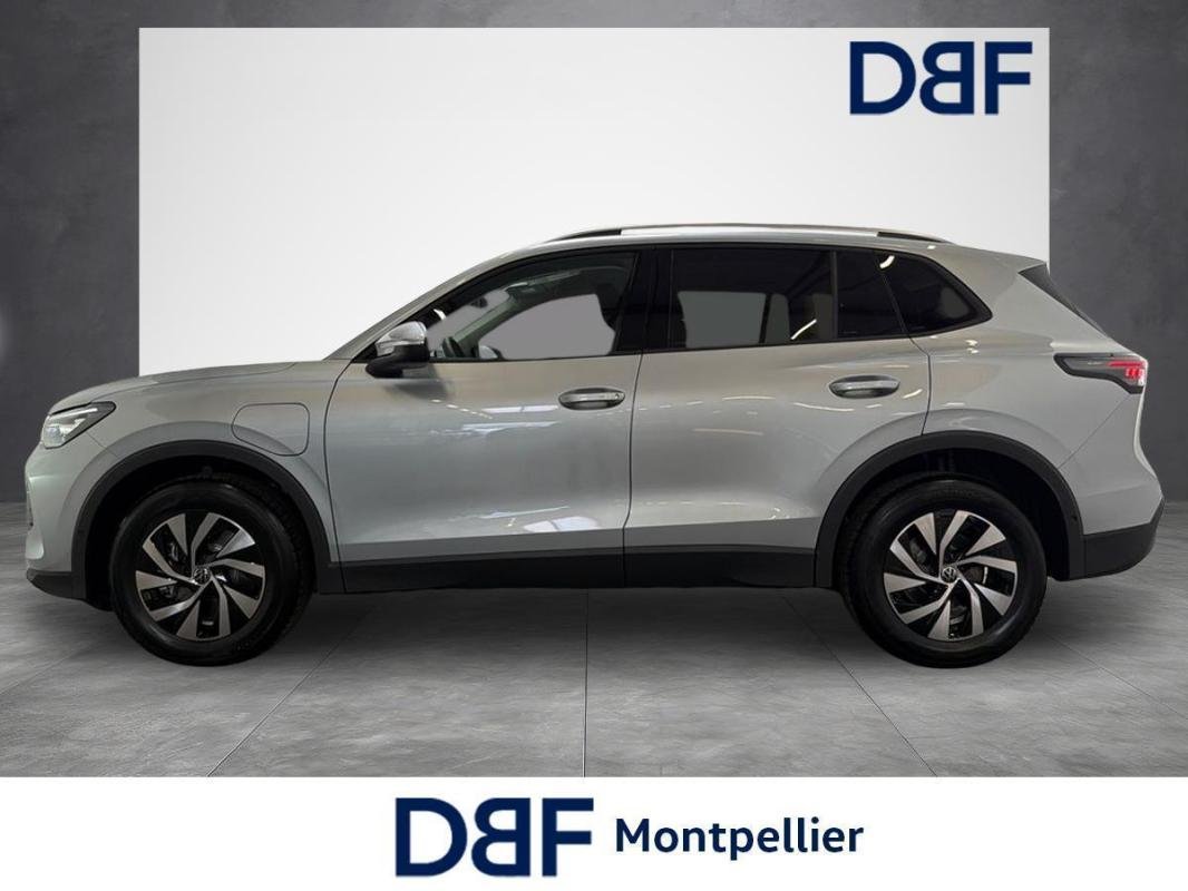 Volkswagen Tiguan - Photo 2