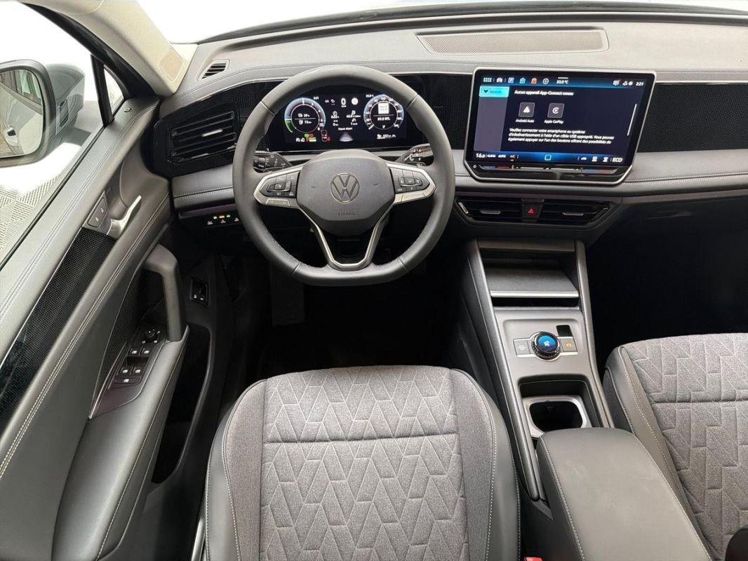 Volkswagen Tiguan - Photo 24