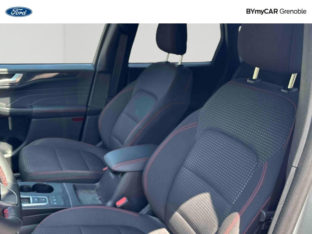 Ford Kuga - Photo 11